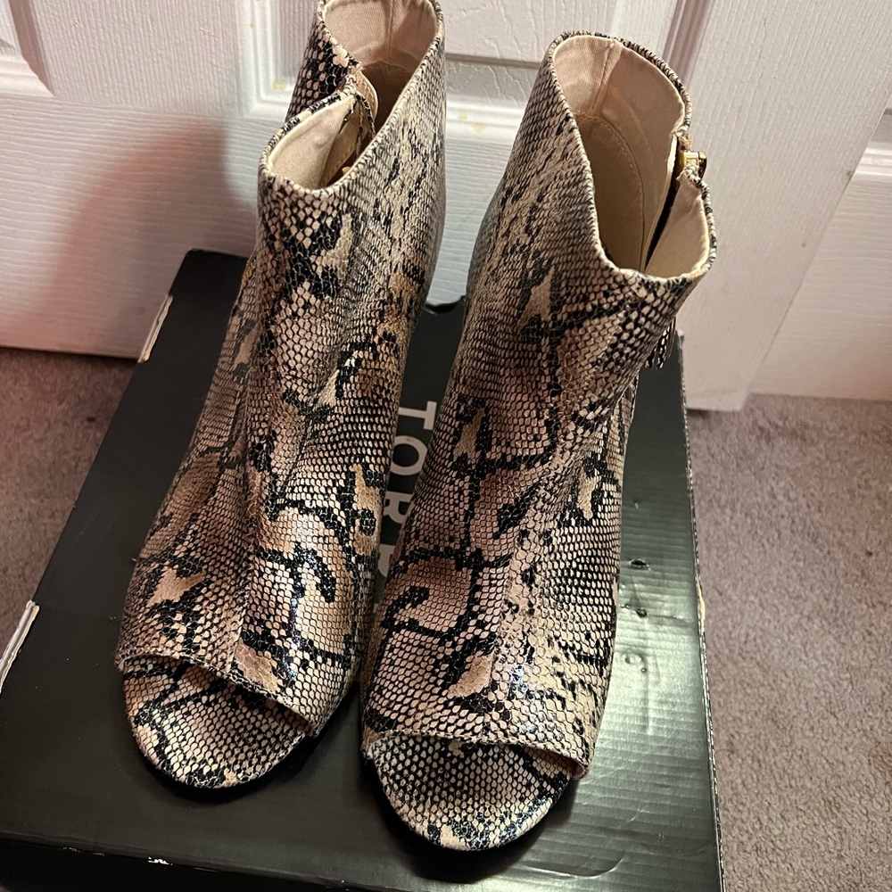 Torrid size 11 and half peep toe booties never worn
